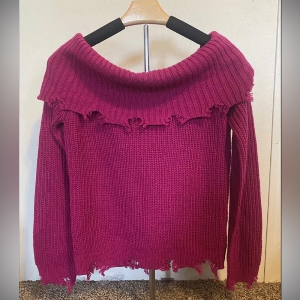 L.A. Gold Frayed Sweater Women’s Size Small